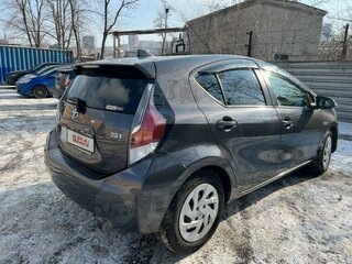 2017 Toyota Aqua I Рестайлинг, серый, 1000000 рублей, вид 4