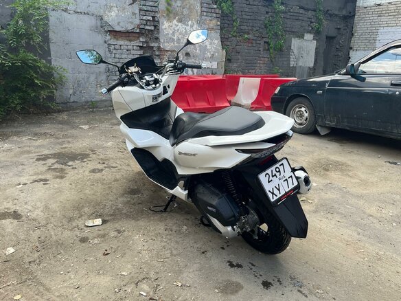 2021 Honda PCX 125, белый, 330000 рублей - вид 3