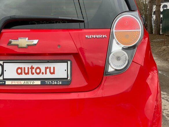 2011 Chevrolet Spark III, красный - вид 15