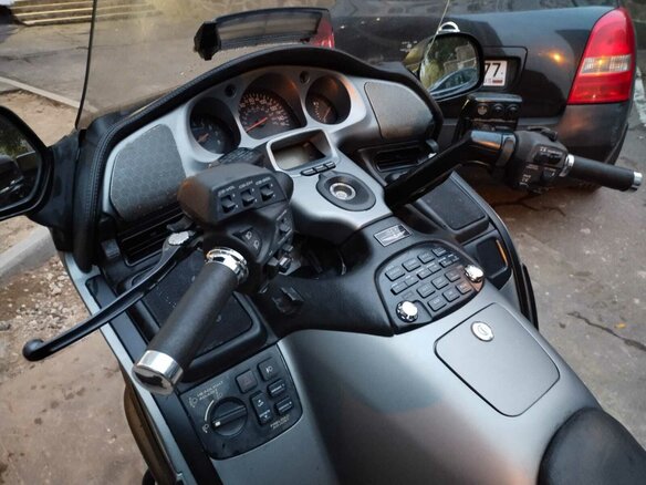 2005 Honda GL 1800 Gold Wing, серый, 2200000 рублей - вид 6