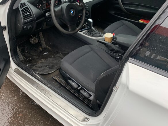 2011 BMW 1 серии 116i I (E81/E82/E87/E88) Рестайлинг, белый, 680000 рублей - вид 7