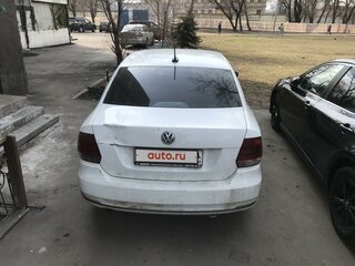 2017 Volkswagen Polo V Рестайлинг, жёлтый, 800000 рублей, вид 4