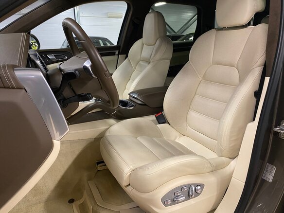 2012 Porsche Cayenne Diesel II (958), коричневый - вид 20
