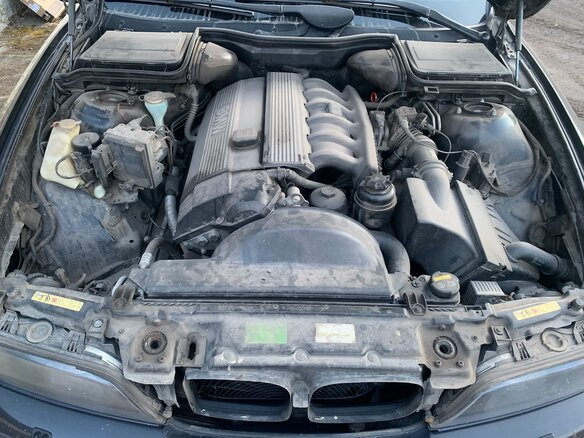1997 BMW 5 серии 520i IV (E39), чёрный, 380000 рублей - вид 9