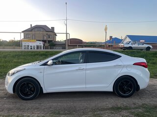 2013 Hyundai Elantra V (MD), белый, 1500000 рублей, вид 4