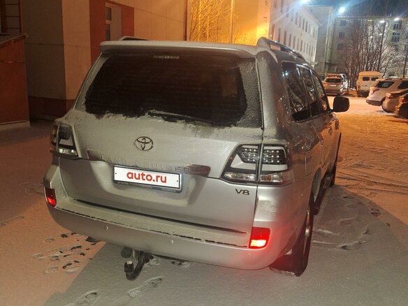 2009 Toyota Land Cruiser 200 Series, серебристый, 3500000 рублей - вид 4