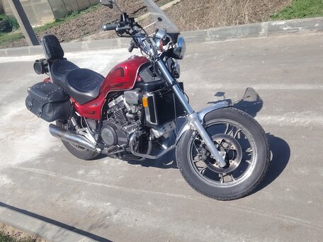 1983 Honda Magna, красный, 450000 рублей, вид 1