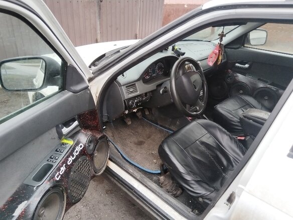 2010 Lada (ВАЗ) Priora I, белый, 250000 рублей - вид 8