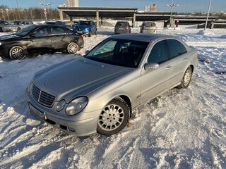2003 Mercedes-Benz E-Класс 220 III (W211, S211), серебристый, 725000 рублей, вид 2