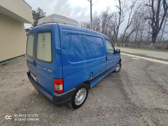 2011 Peugeot Partner II, синий - вид 2