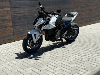 2023 Suzuki GSX-8S, белый, 930000 рублей, вид 3