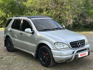2000 Mercedes-Benz M-Класс 430 I (W163), серебристый, 549000 рублей, вид 3