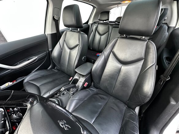 2011 Peugeot 308 I Рестайлинг, белый, 800000 рублей - вид 8