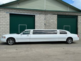 2003 Lincoln Town Car III Рестайлинг, белый, 2300000 рублей, вид 2