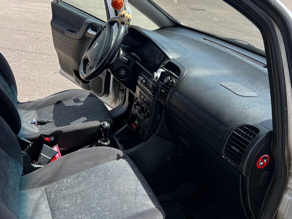 2002 Opel Zafira A, серебристый, 470000 рублей - вид 6