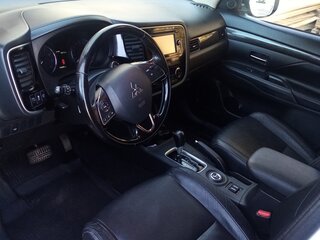 2015 Mitsubishi Outlander III Рестайлинг 2, серебристый, 2220000 рублей, вид 4
