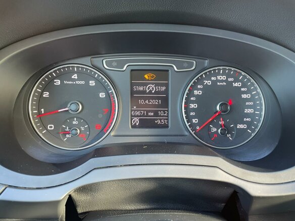 2013 Audi Q3 I (8U), чёрный - вид 21