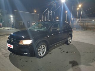 2017 Volkswagen Tiguan II, чёрный, 1500000 рублей, вид 1