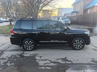 2016 Toyota Land Cruiser 200 Series Рестайлинг 2, чёрный, 6500000 рублей, вид 2