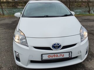 2011 Toyota Prius III (XW30), белый, 1100000 рублей, вид 1
