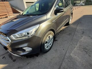2018 Ford Kuga II Рестайлинг, серый, 1900000 рублей, вид 1