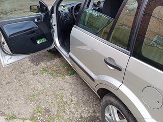 2005 Ford Fusion I, серебристый, 337000 рублей, вид 4