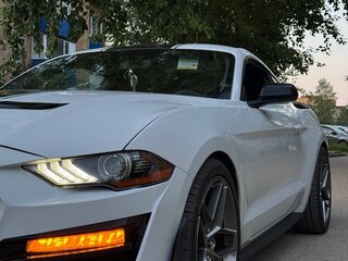 2019 Ford Mustang VI Рестайлинг, белый, 3300000 рублей, вид 4