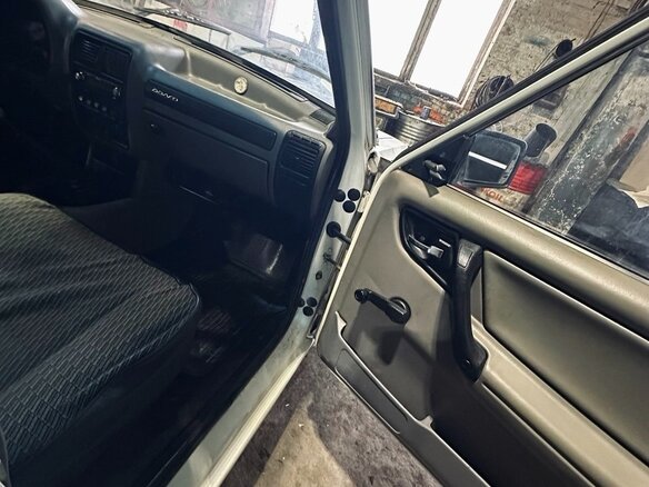 1999 ГАЗ 3110 «Волга», белый, 210000 рублей - вид 13