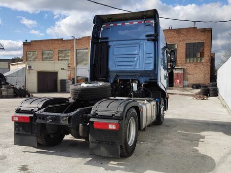 2023 IVECO-Hongyan 4x2, синий, 9700000 рублей, вид 3