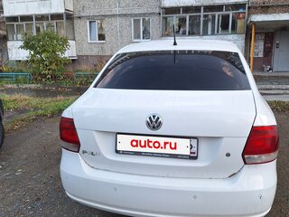 2013 Volkswagen Polo V, белый, 489900 рублей, вид 2