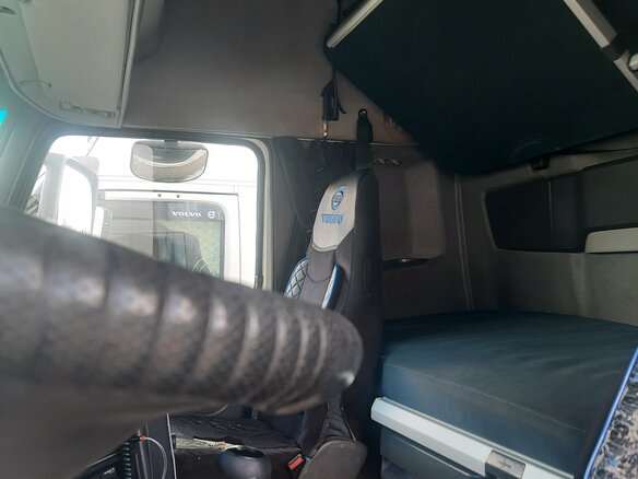 2011 Volvo FH, белый, 4000000 рублей - вид 4