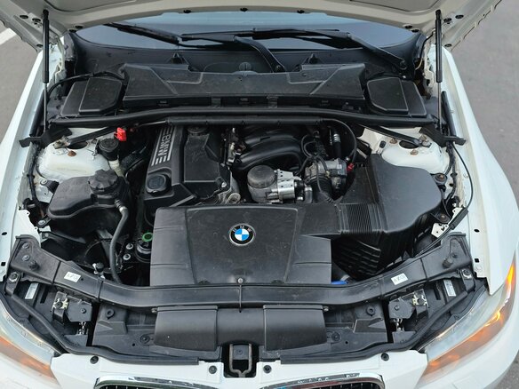 2010 BMW 3 серии 318i V (E90/E91/E92/E93) Рестайлинг, белый, 1000000 рублей - вид 16