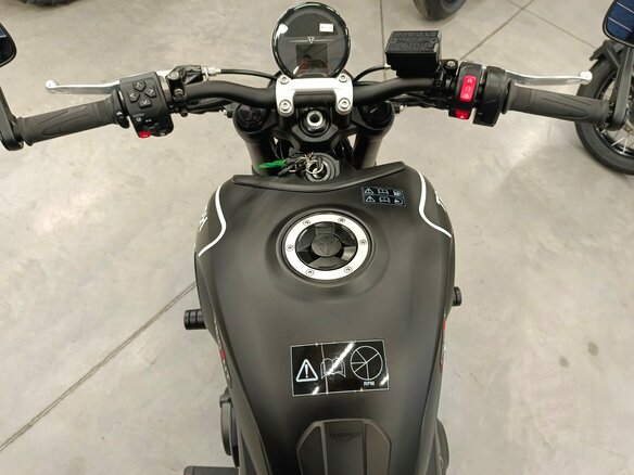 2023 Triumph Trident 660, чёрный, 860000 рублей - вид 20