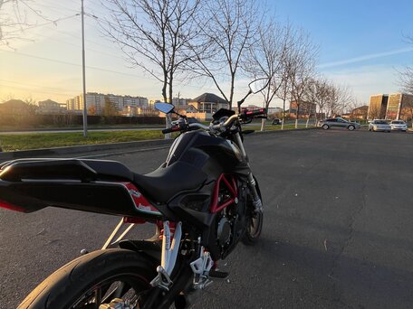2017 Benelli TNT 302S, чёрный, 225000 рублей, вид 3