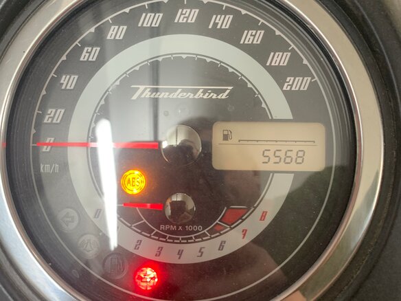 2013 Triumph Thunderbird Storm, коричневый, 1600000 рублей - вид 4