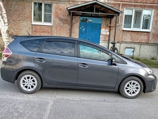 2018 Toyota Prius Alpha I (ZVW40/41) Рестайлинг, серый, 1750000 рублей, вид 3