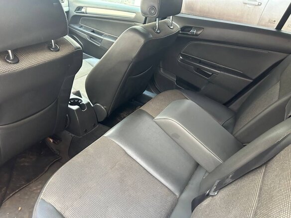 2008 Opel Astra H Рестайлинг, красный, 400000 рублей - вид 15