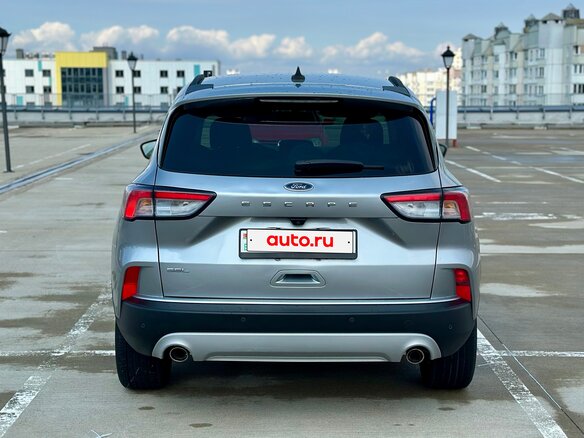2021 Ford Escape IV, серебристый, 1550000 рублей - вид 4