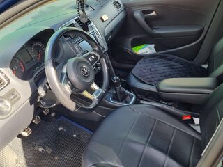 2018 Volkswagen Polo V Рестайлинг, синий, 1350000 рублей, вид 5