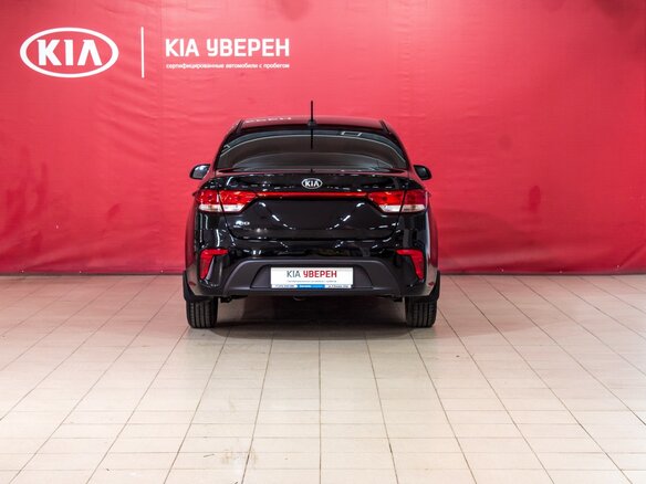 2019 Kia Rio IV, чёрный - вид 4