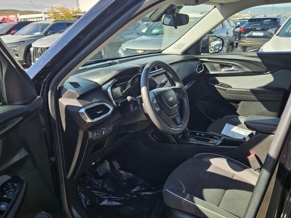 2022 Chevrolet TrailBlazer III, чёрный, 1450000 рублей - вид 6