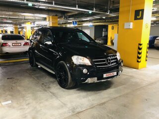 2008 Mercedes-Benz M-Класс AMG 63 AMG II (W164) Рестайлинг, чёрный, 1300000 рублей, вид 4