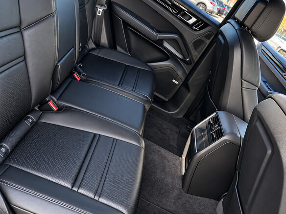 2019 Porsche Cayenne S III, чёрный, 7800000 рублей - вид 18
