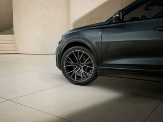 2026 Audi Q8 55 TFSI I (4M) Рестайлинг, серый, 17850000 рублей, вид 5
