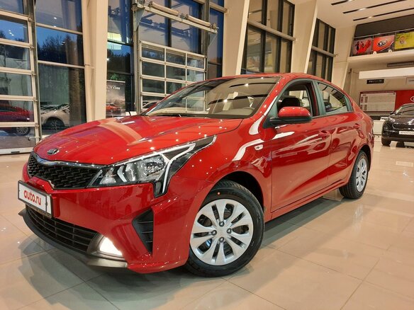 2021 Kia Rio IV Рестайлинг, красный