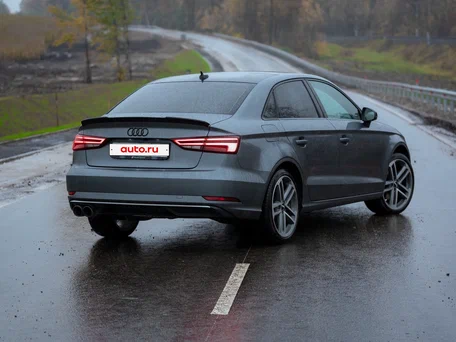 2017 Audi A3 III (8V) Рестайлинг, серебристый, 2190000 рублей, вид 5