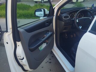 2010 Ford Focus II Рестайлинг, белый, 609000 рублей, вид 4