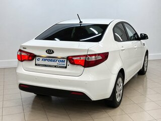 2013 Kia Rio III, белый, 1140000 рублей, вид 4