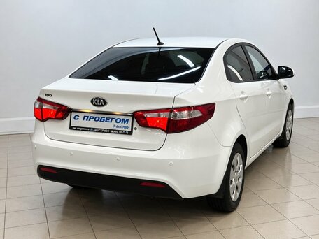 2013 Kia Rio III, белый, 1140000 рублей, вид 4