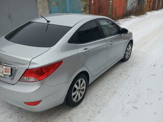 2012 Hyundai Solaris I, серебристый, 910000 рублей, вид 4